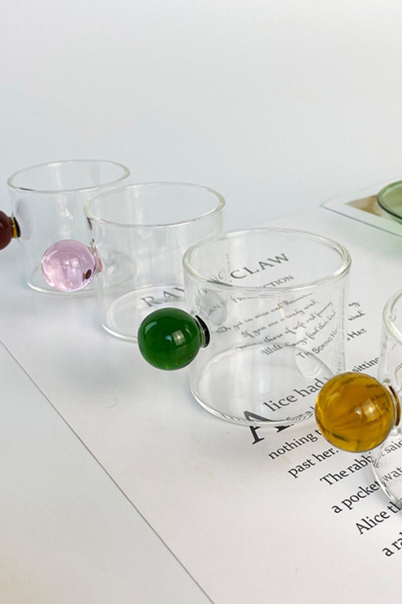 Jogo de Xícaras Cristal com Pegador Colorido