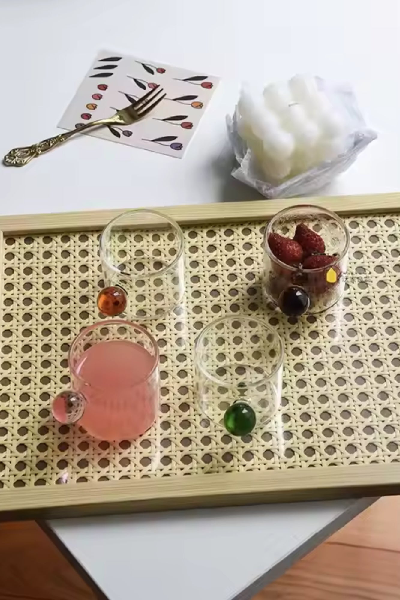 Jogo de Xícaras Cristal com Pegador Colorido