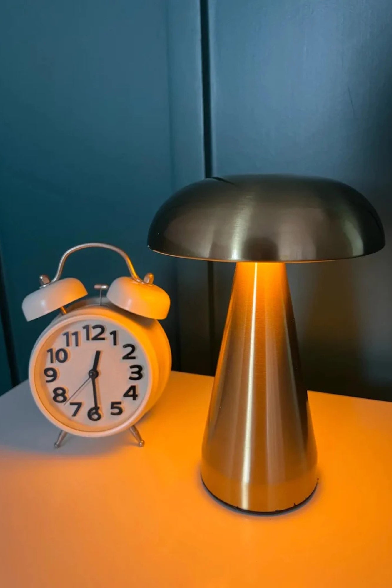 Luminária de Mesa Metálica