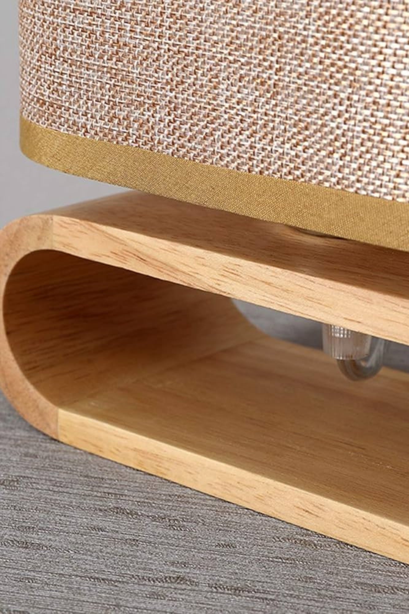 Luminária de Mesa com base de Madeira