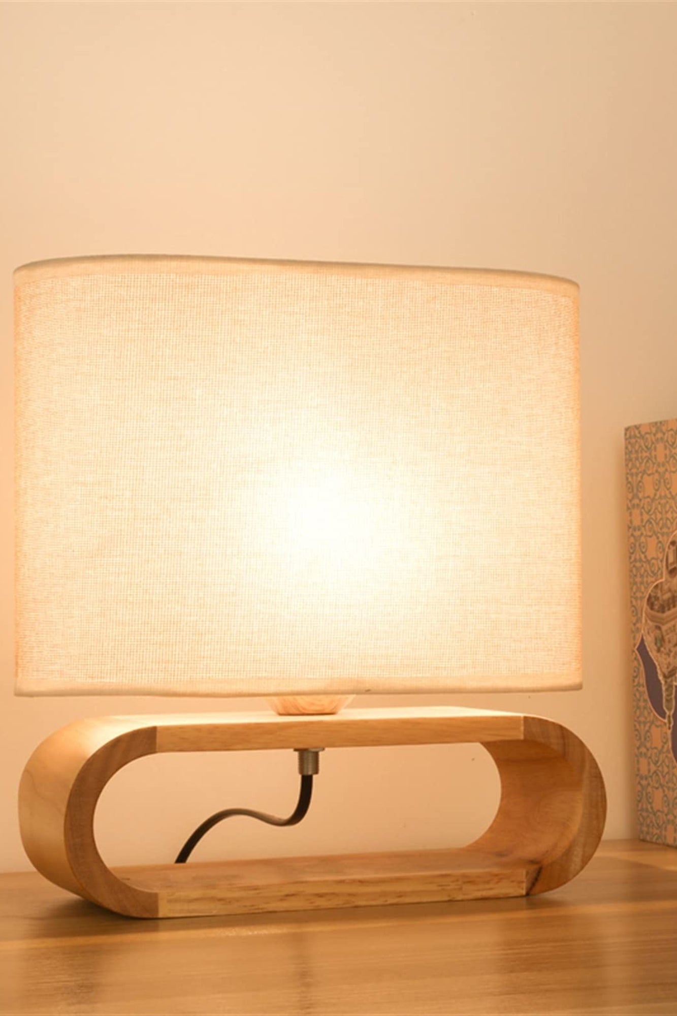 Luminária de Mesa com base de Madeira